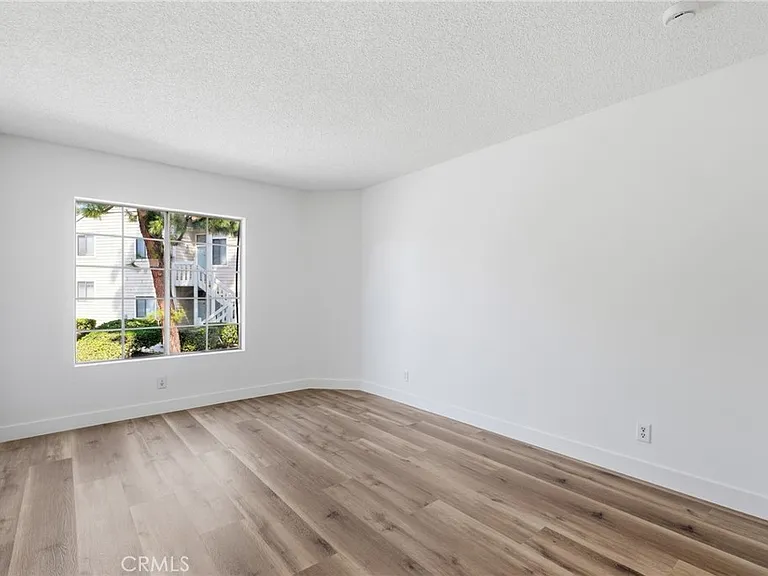 4900 N Grand Ave #103 — Photo 11