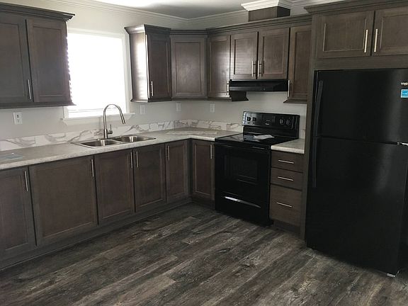 3rd image of 1502 Flora Lee Dr