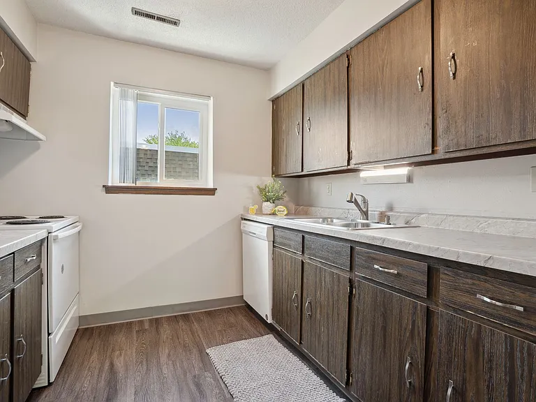 Lantern Square Apartments Spacious 1, 2 & 3 Bedrooms — Photo 43