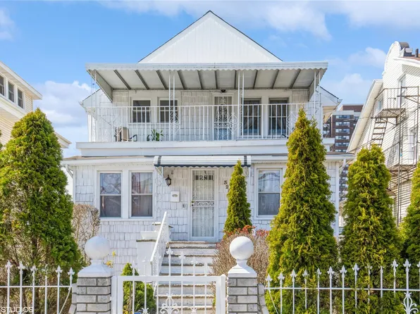 325 Beach 29 Street, Far Rockaway, NY 11691