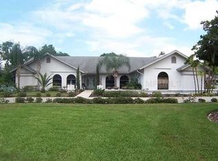 2110 N Golfview Dr, Plant City, FL 33566