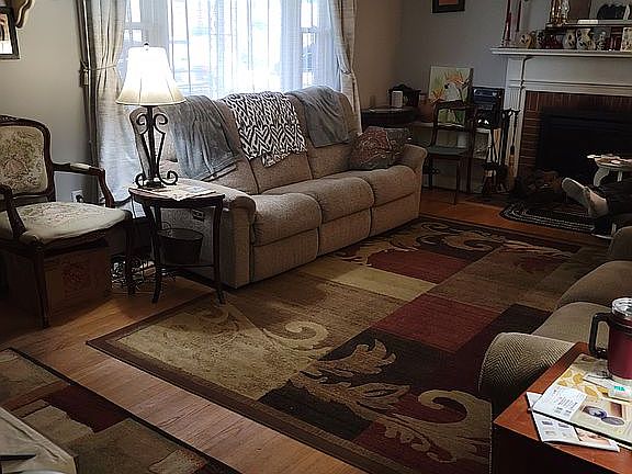 4th image of 802 David Ave