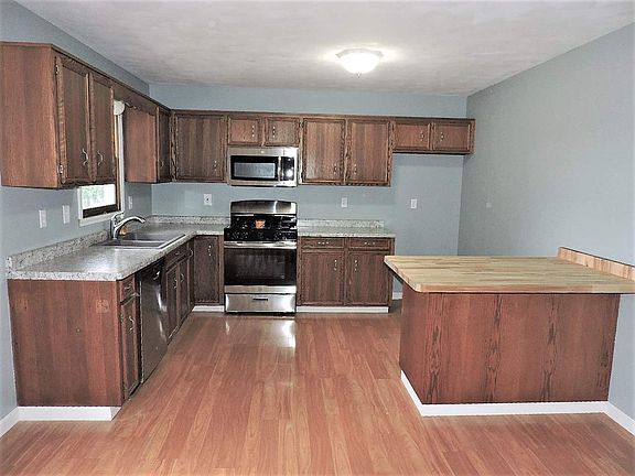 3rd image of 4424 Windsor Ct