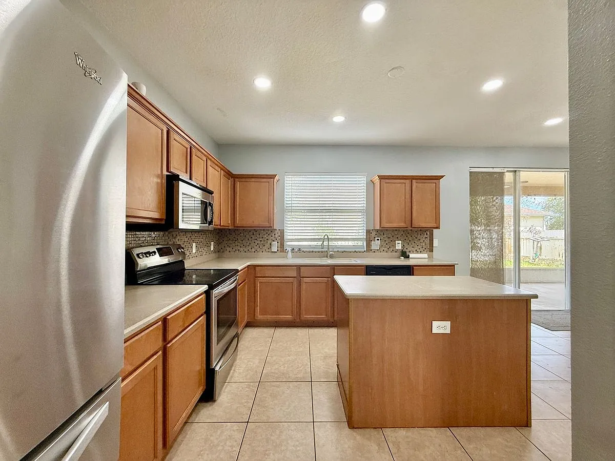 SFH - 4205 Canby Dr - SFH - 4205 Canby Dr — Photo 3