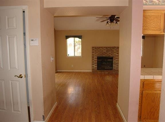 3rd image of 1860 E Jordan Ave
