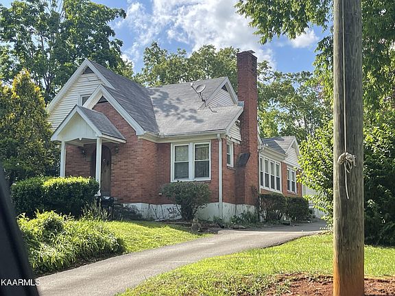 3rd image of 1301 Fair Dr