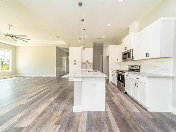 5th image of 0 71st Ln