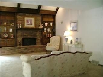 2nd image of 400 Woodbridge Ln