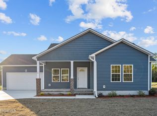 134 Padgett Rd, Maple Hill, NC 28454