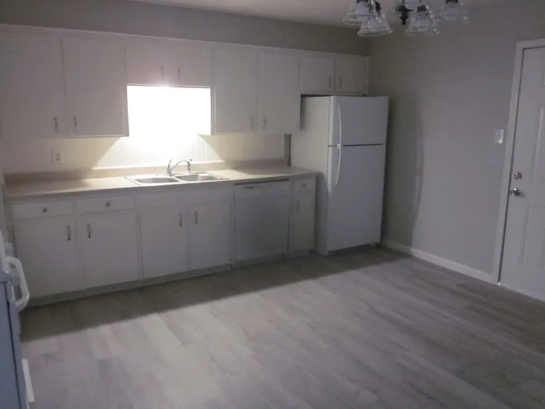 1209 Heather St — Photo 3