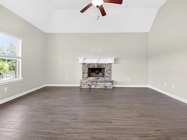 144 Reserve Pl — Photo 33