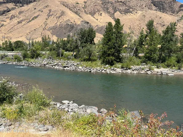 Kna Lake Naches Dr #103-104, Naches, WA 98937
