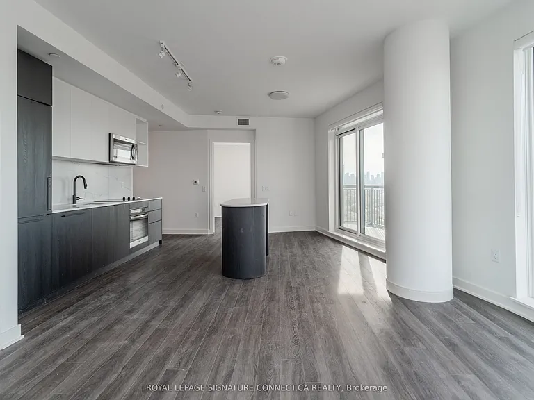 1185 Dupont St #1210 — Photo 12