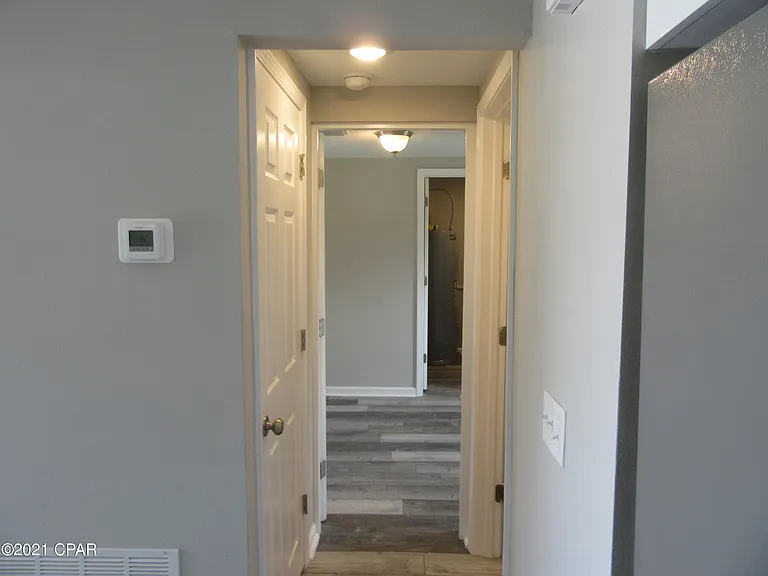 9809 Clarence St — Photo 7