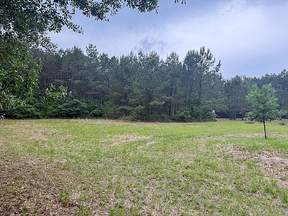 3rd image of 1131 Big Woods Rd