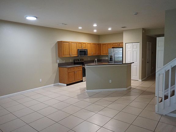 5th image of 2030 Nassau Dr