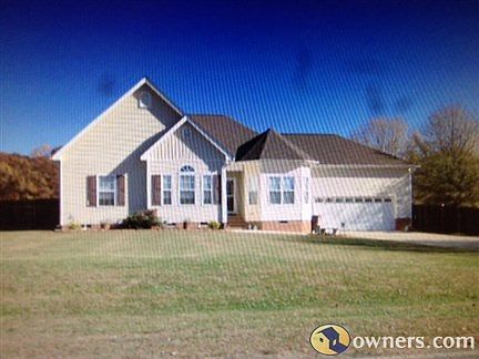 3BR/2BA Fence, Pool & LOTS of Up Grades