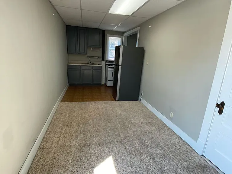 58-60 W Clinton St — Photo 10