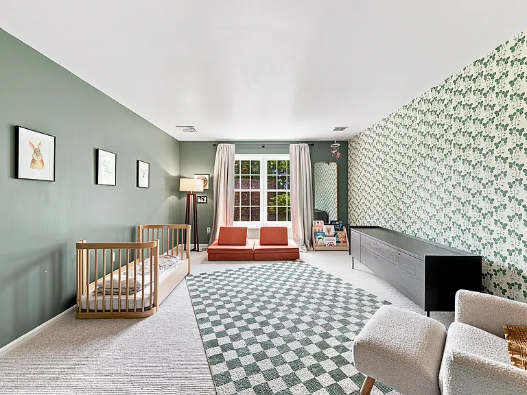 11 Belaire Dr — Photo 18