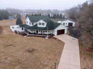 112 Country Dr, Green Valley, IL 61534