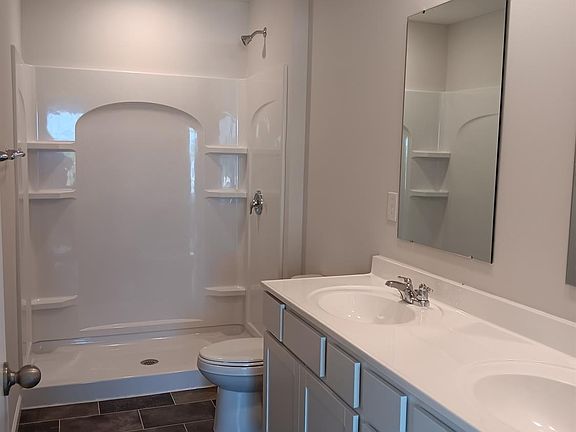 5th image of 136 Lonny St