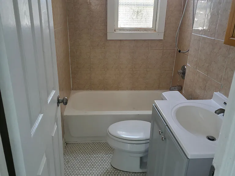 229 Jefferson St #2L — Photo 2