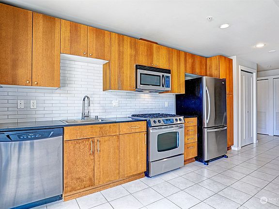 3rd image of 76 Cedar Street #710