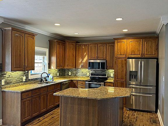 2nd image of 120 Bonita Dr