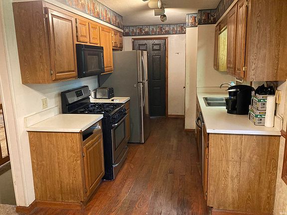 3rd image of 59901 Lynn Dr