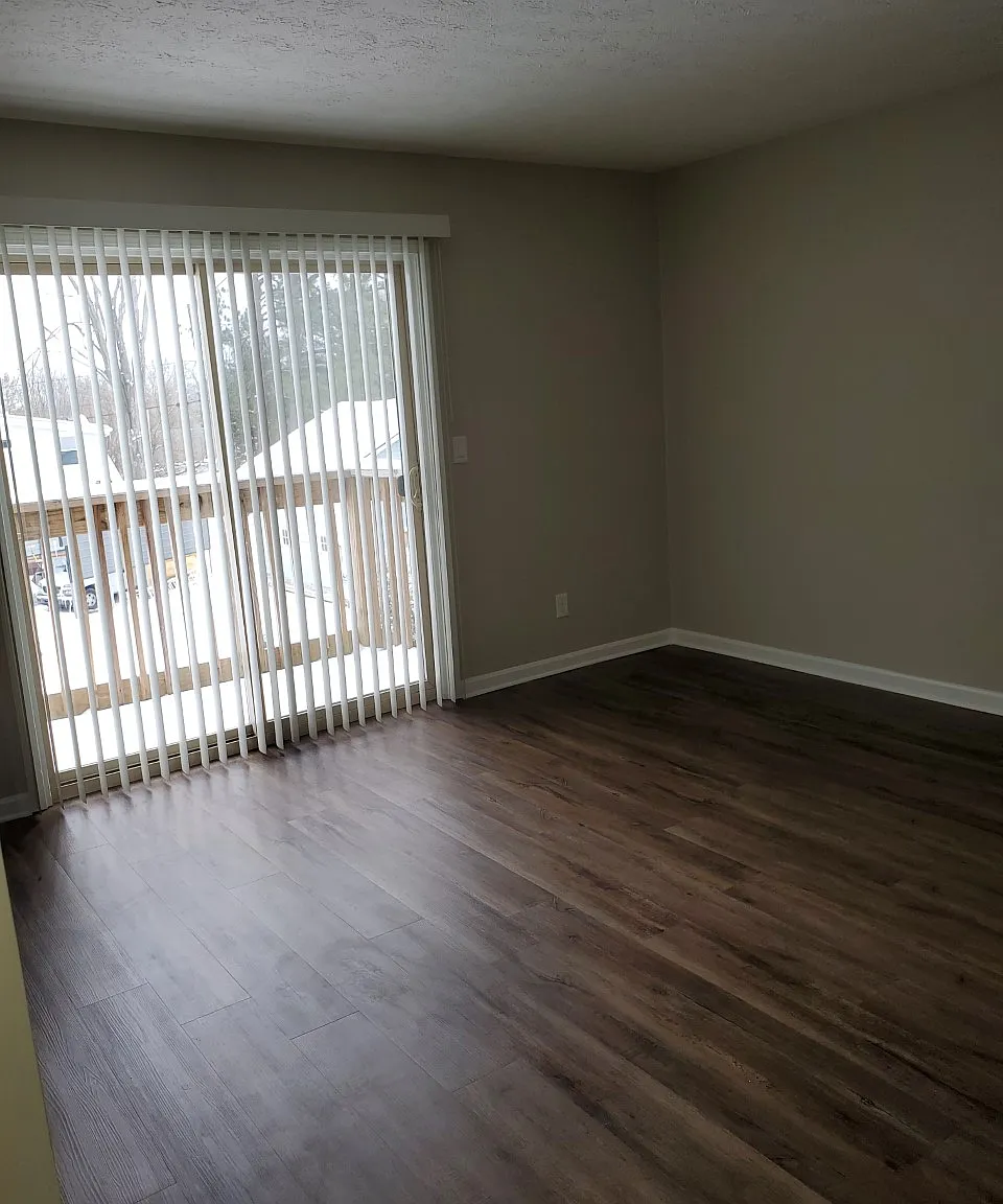 Lone Star Apartments — Photo 4