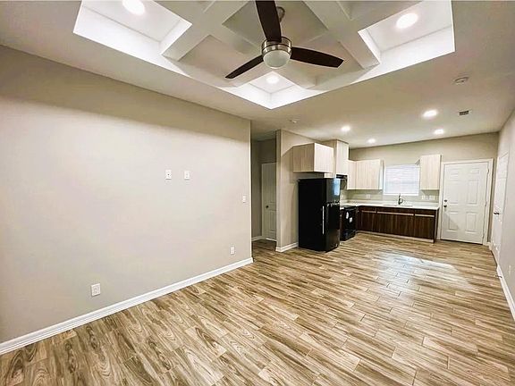 4th image of 905 W Kohala Ave #0