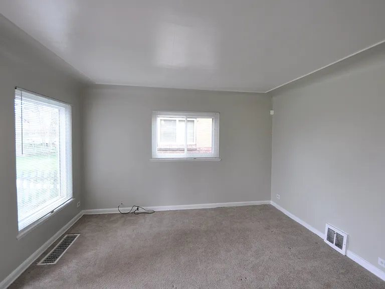 2525 Olive St — Photo 2