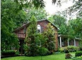 804 Bellewood Rd, Anchorage, KY 40223