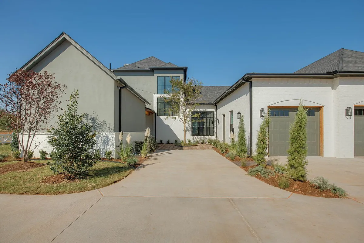 Building Photo - 18717 Selah Way
