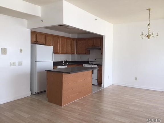 5th image of 208 Beach Breeze Pl