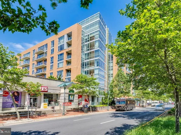 6820 Wisconsin Ave #5006, Bethesda, MD 20816
