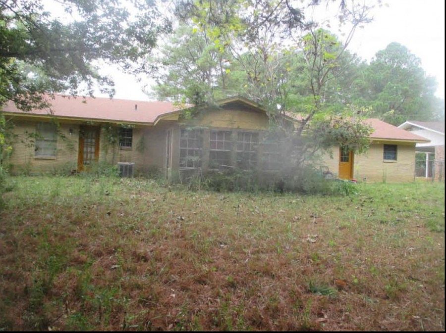 2nd image of 3260 Fleetwood Dr