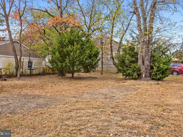 501 W Evesham Rd, Runnemede, NJ 08078