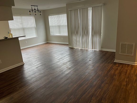 5th image of 701 Whistling Swan Dr