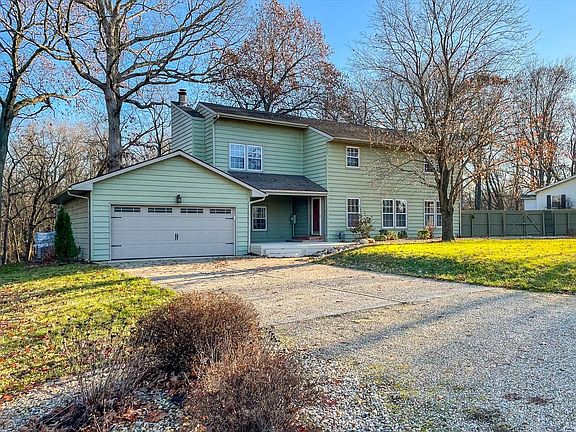 2nd image of 1203 Sandra Ln