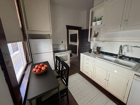 2nd image of 201 S Main St #211D