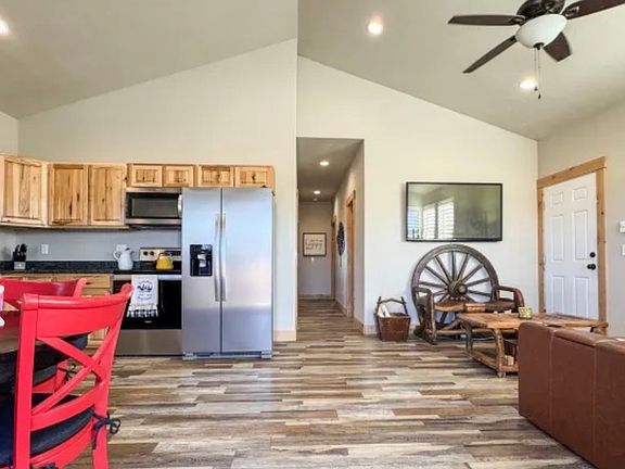 5th image of 150 Red Tail Blvd