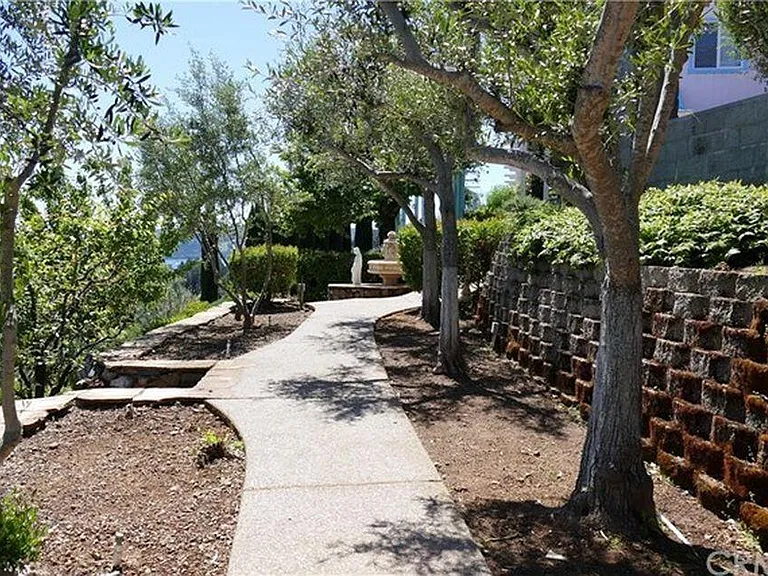 8242 N Heights Dr — Photo 62