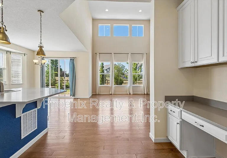 963 Laramie Ln — Photo 4