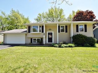 1274 Fellows St, St Charles, IL