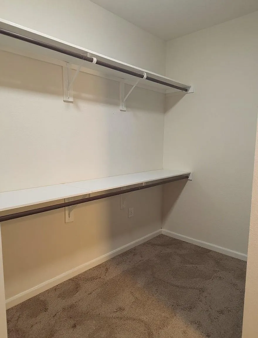 4 bed, 2.5 bath, 2300 sqft, $1,139 — Photo 3