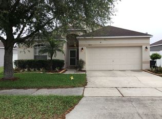 3414 Grove Blossom Ln, Plant City, FL 33567