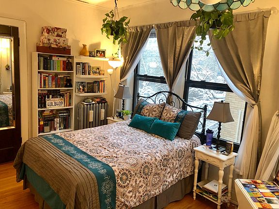 4th image of 533 W Wellington Ave #27