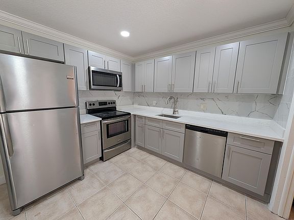 3rd image of 4626 Arthur St