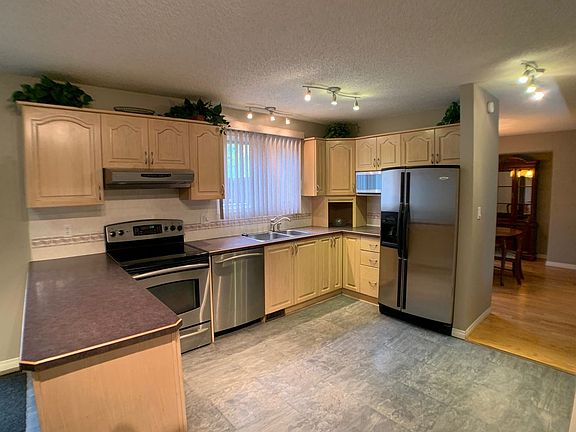 2nd image of 124 Gladue Bay